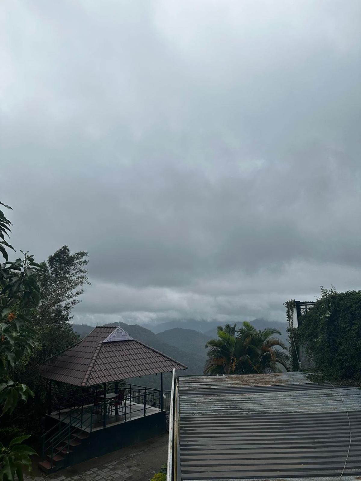 Munnar Tea Hills Resort - Mthr Exterior photo