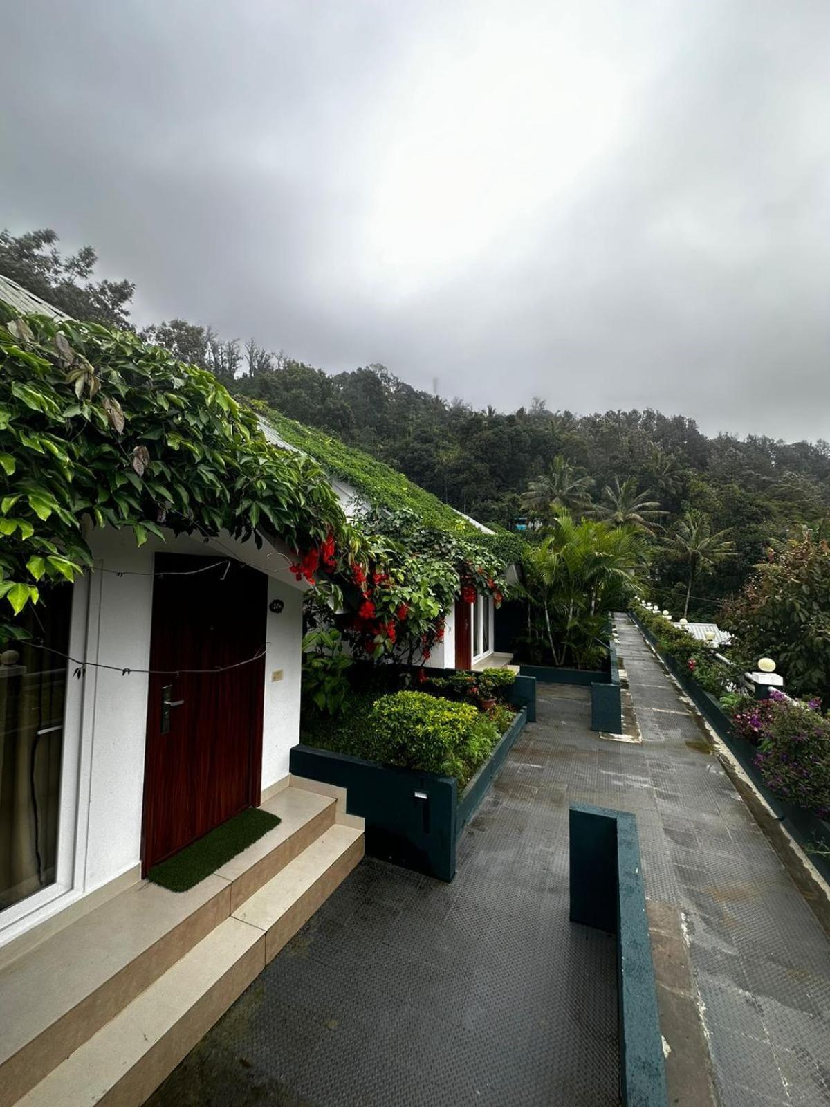 Munnar Tea Hills Resort - Mthr Exterior photo